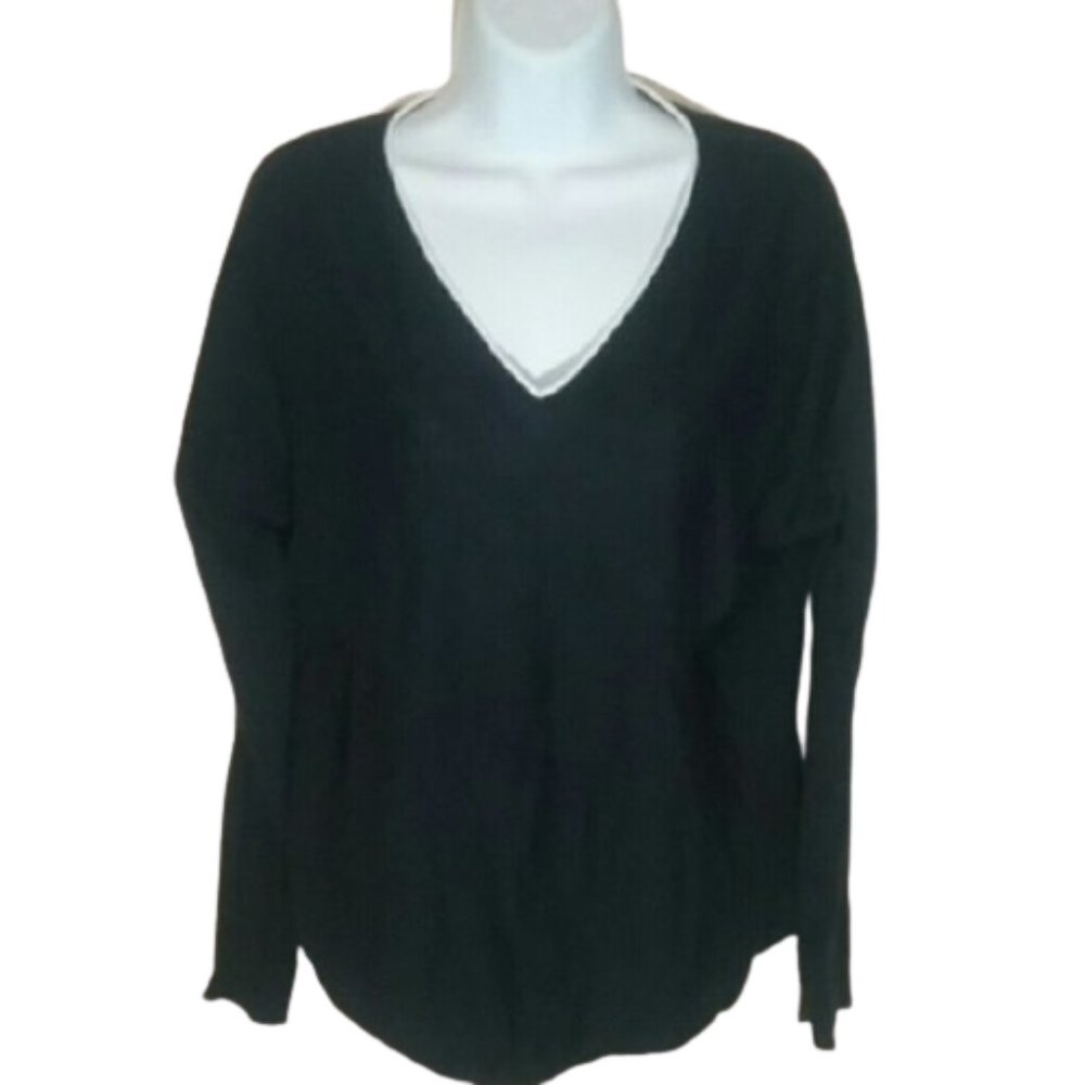 {Vince.} Blue & White Piped Trim V-Neck Top